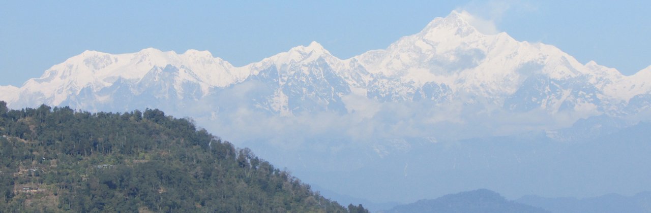 <p>View from CASERO - Spectacular Kanchanjunga Hills Range</p>
